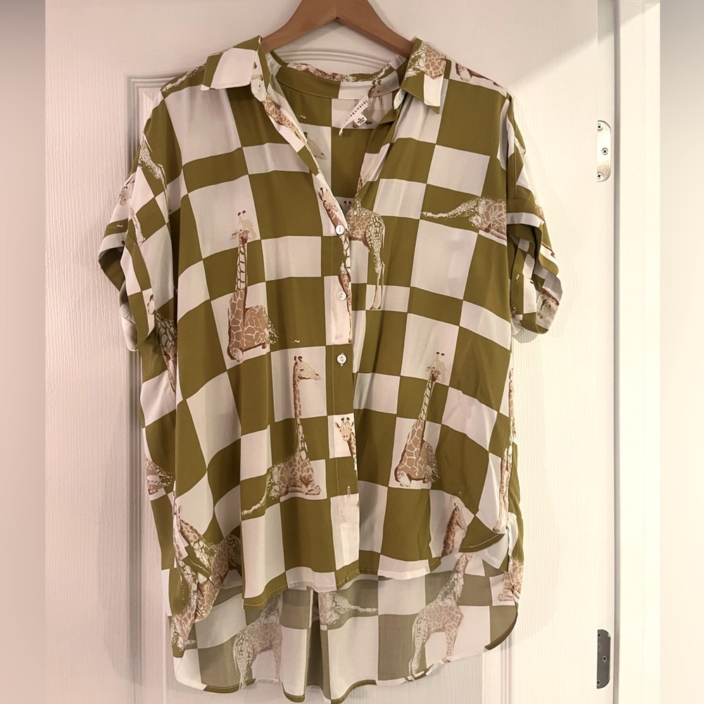 Jane + Delancey, Green and White Checkered Giraffe Print Shirt, Small, 90s